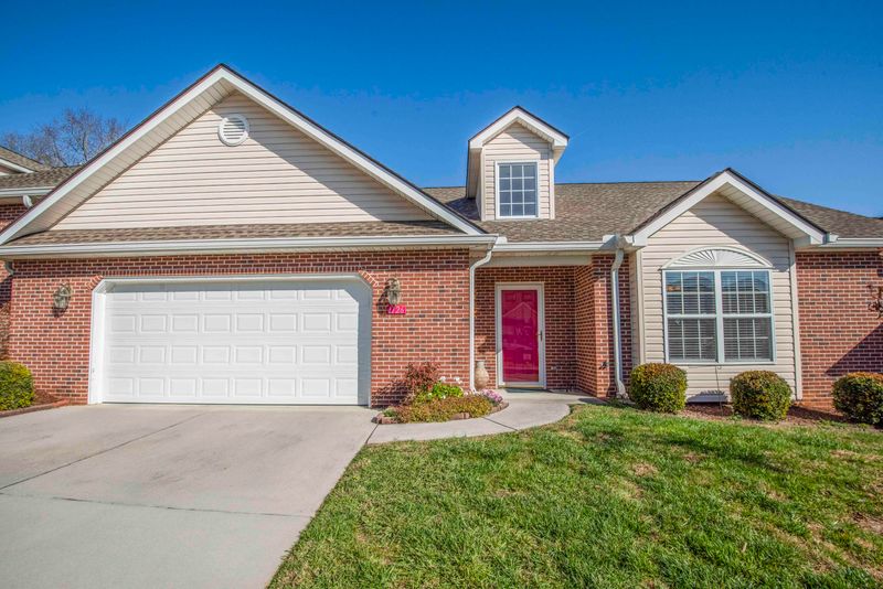 1126 Gazebo Way, Powell, TN 37849