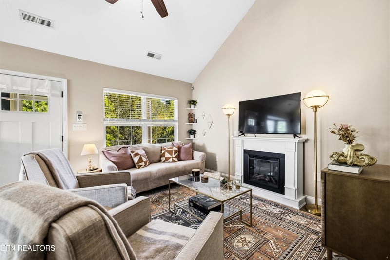 1126 Overton Pl, Knoxville, TN 37917
