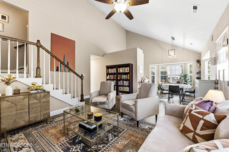 1126 Overton Pl, Knoxville, TN 37917