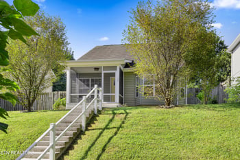 1126 Overton Pl, Knoxville, TN 37917