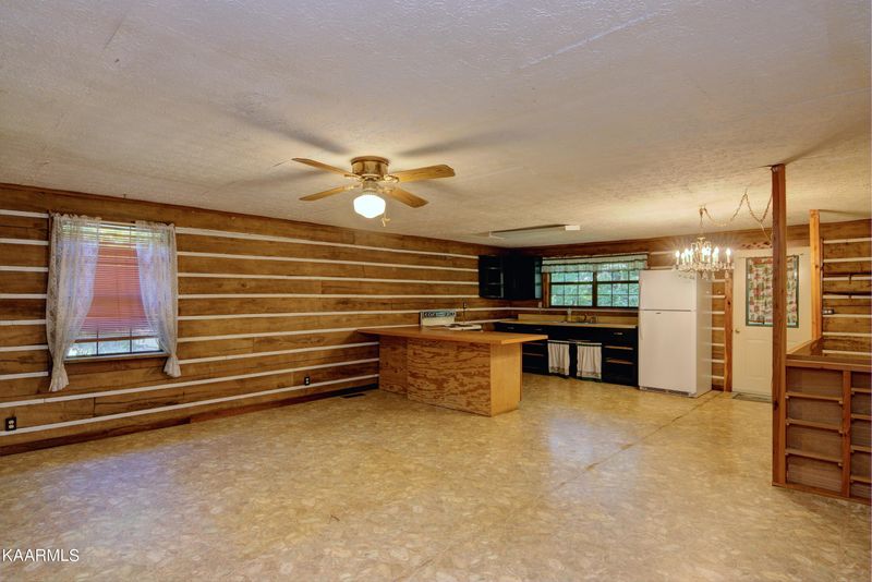1126 Reagan Valley Rd, Tellico Plains, TN 37385