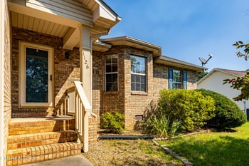 1126 Willow Creek Cir, Maryville, TN 37804