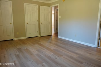 1126 Willow Creek Cir, Maryville, TN 37804