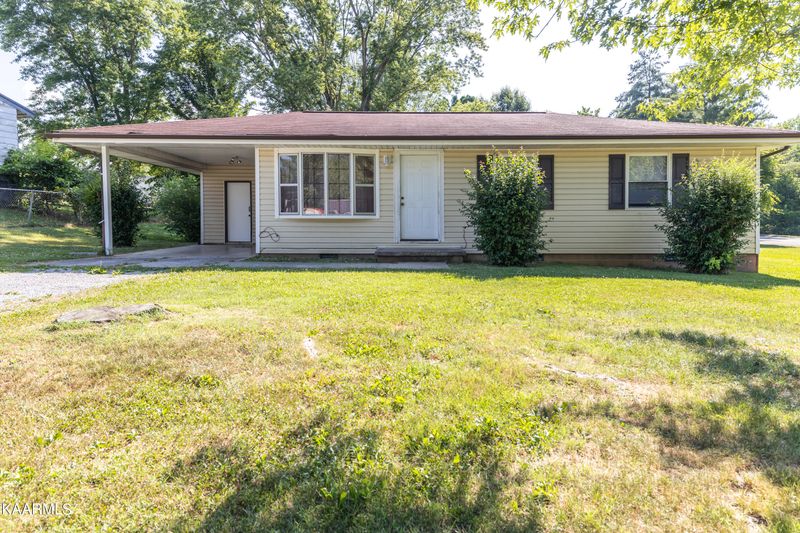 1127 Bacon Ln, Morristown, TN 37813