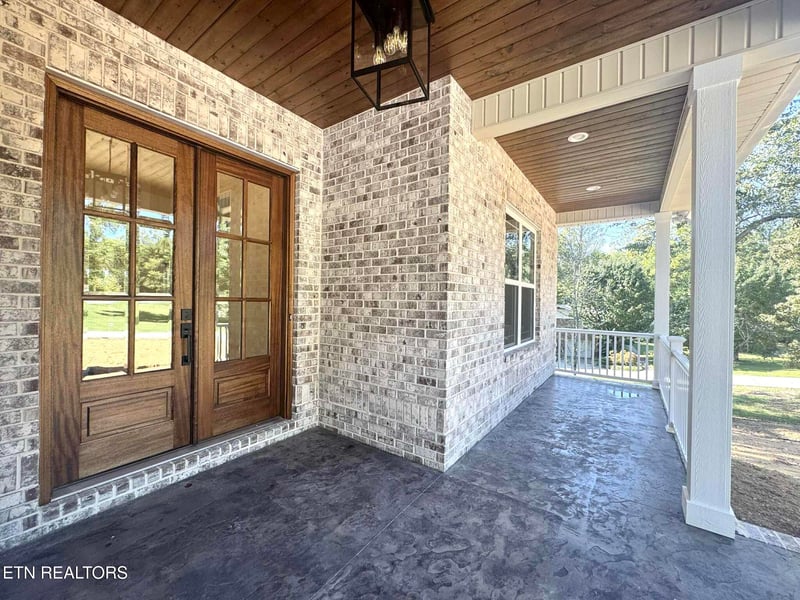 1127 Edith Ln, Lenoir City, TN 37771