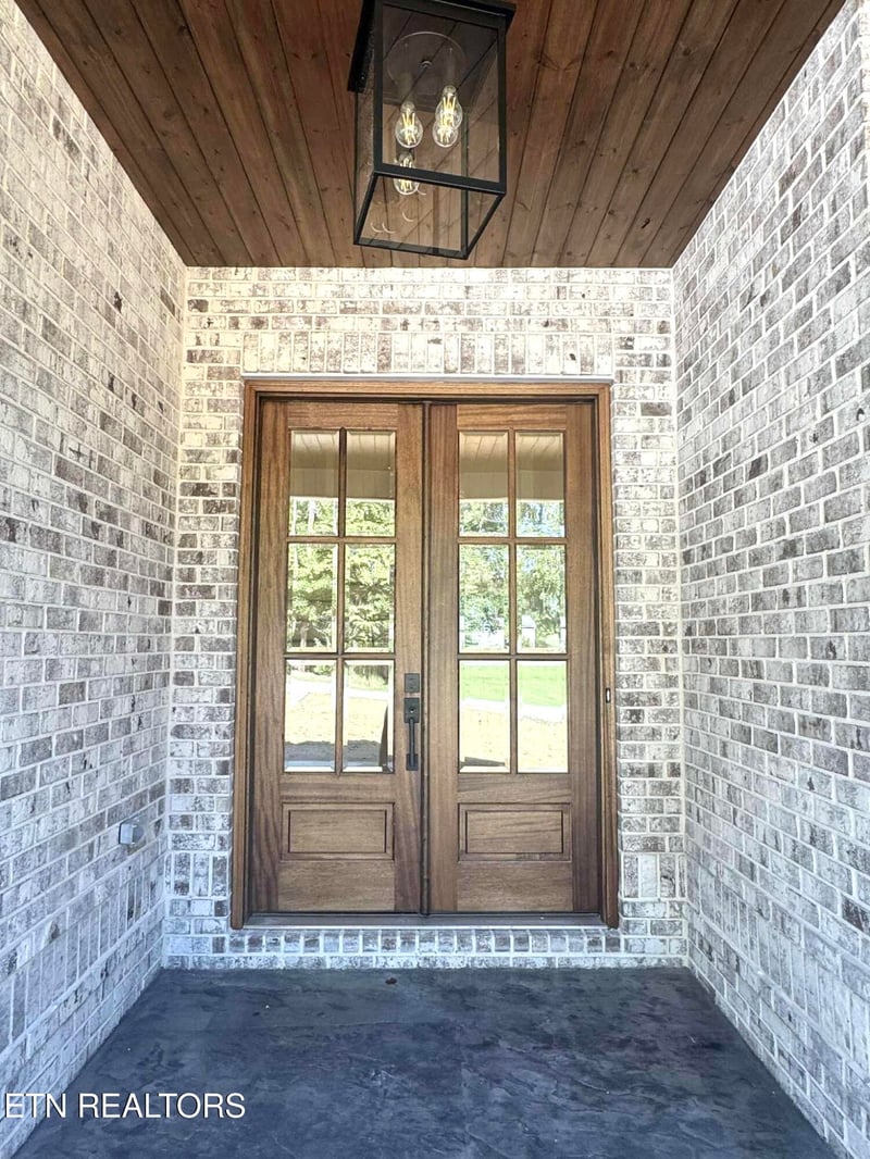 1127 Edith Ln, Lenoir City, TN 37771