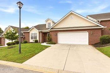 1127 Gazebo Way, Powell, TN 37849