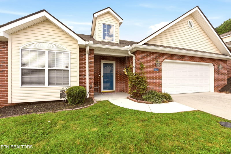 1127 Gazebo Way, Powell, TN 37849