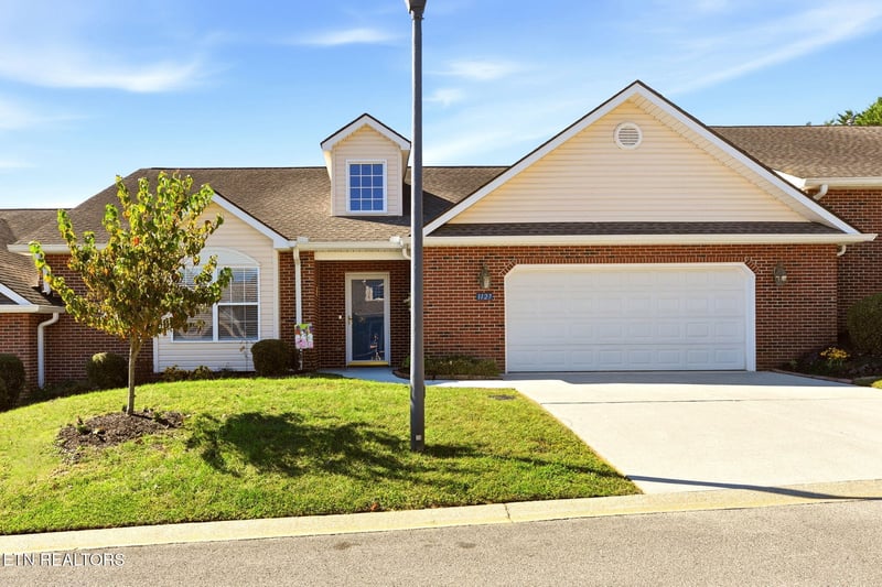 1127 Gazebo Way, Powell, TN 37849