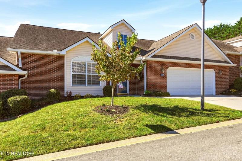 1127 Gazebo Way, Powell, TN 37849