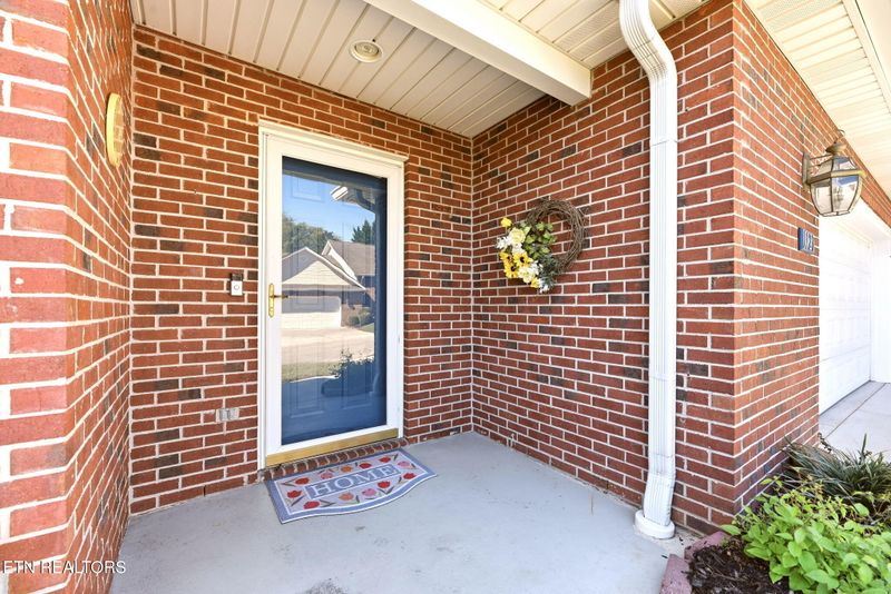 1127 Gazebo Way, Powell, TN 37849