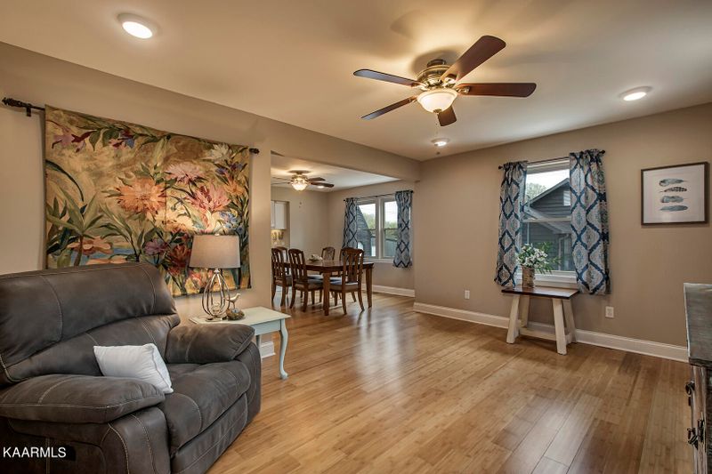 1127 Huffland Dr, Loudon, TN 37774