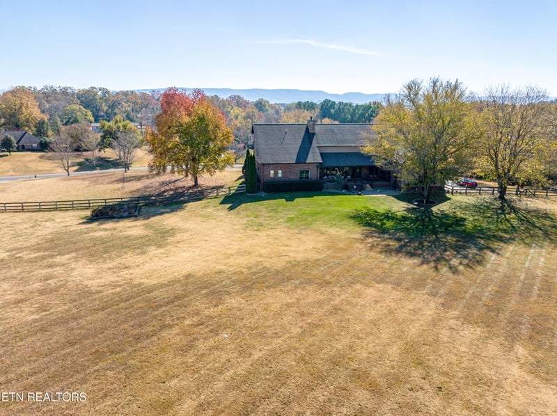 1127 N Heritage Dr, Maryville, TN 37803