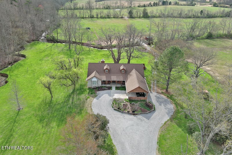 1127 Tarwater Rd, Knoxville, TN 37920