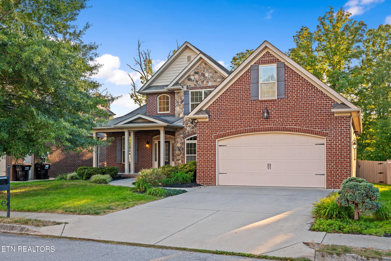 1127 Whisper Trace Ln, Knoxville, TN 37919