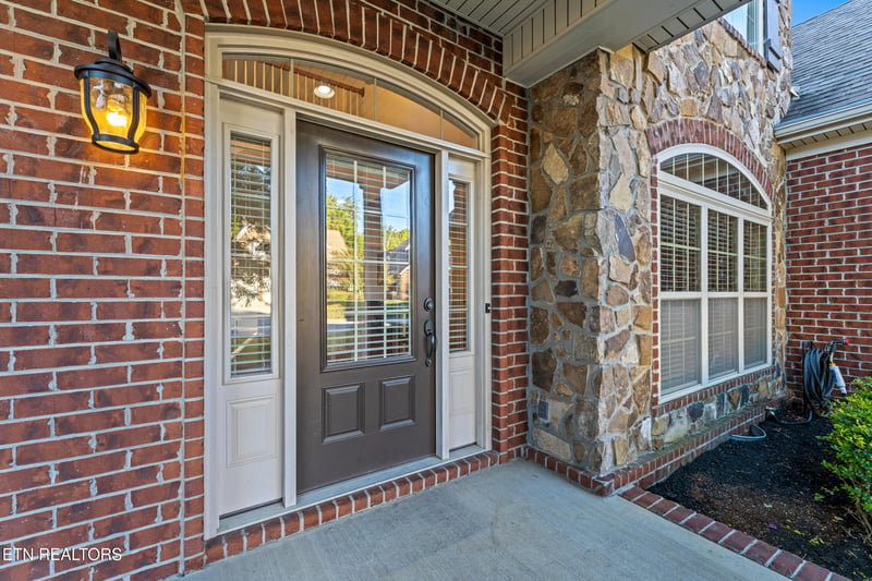 1127 Whisper Trace Ln, Knoxville, TN 37919