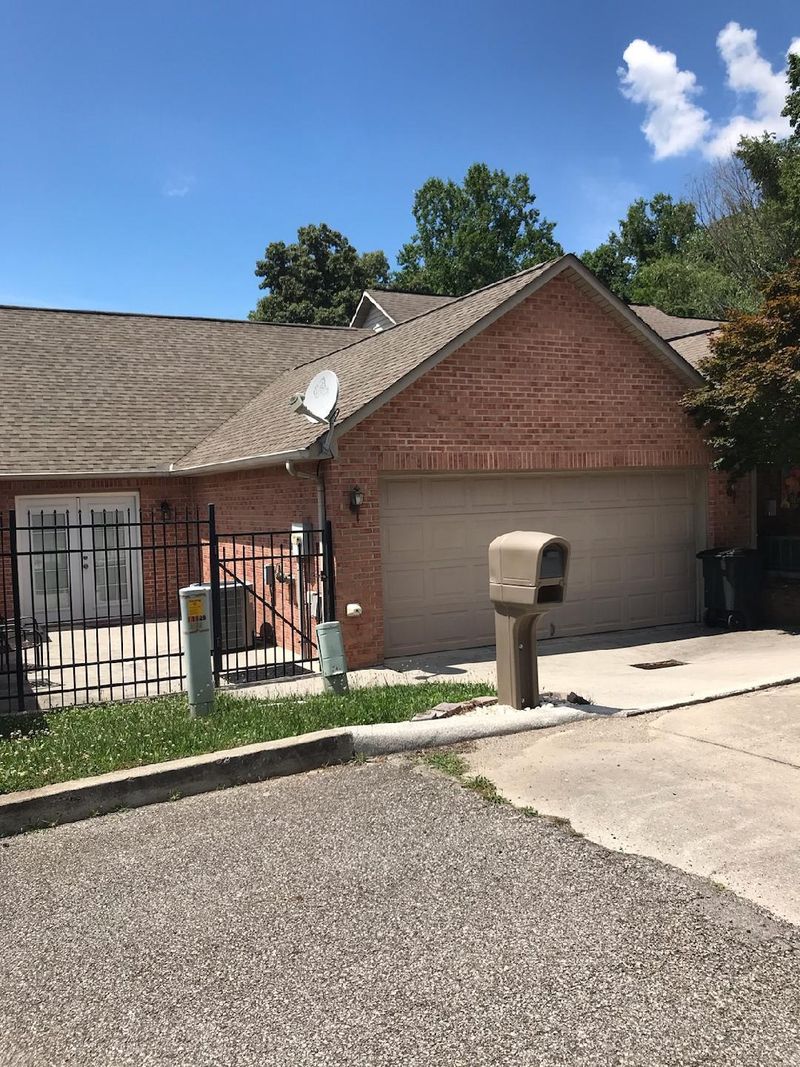 1128 Fairgrounds Ct, Kingston, TN 37763