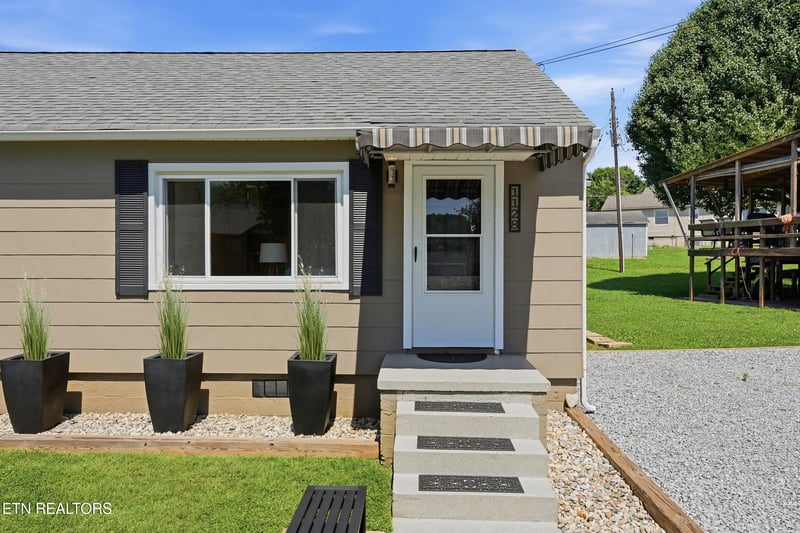 1128 Huffland Dr, Loudon, TN 37774