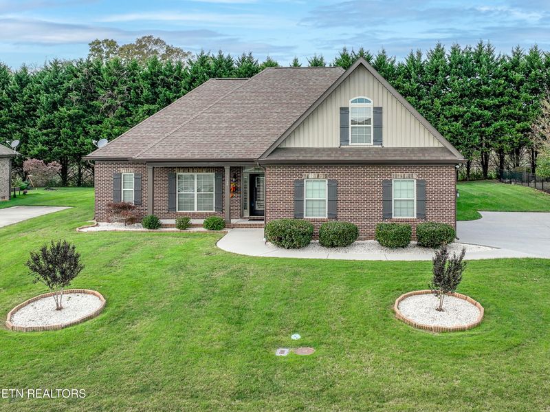 1128 Linford Cir, Alcoa, TN 37701