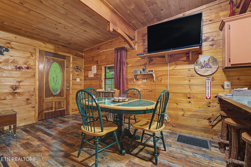 1128 Ridgefield Dr, Sevierville, TN 37876