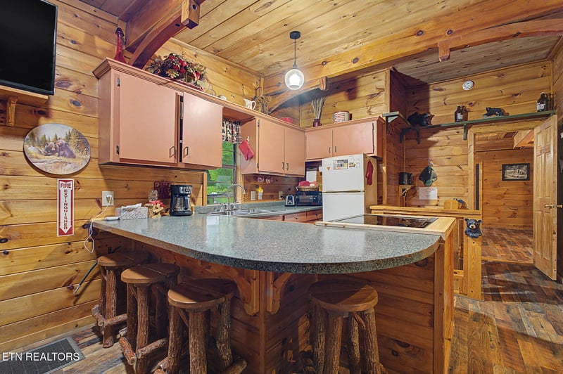 1128 Ridgefield Dr, Sevierville, TN 37876