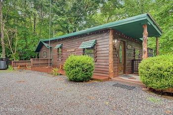1128 Ridgefield Dr, Sevierville, TN 37876