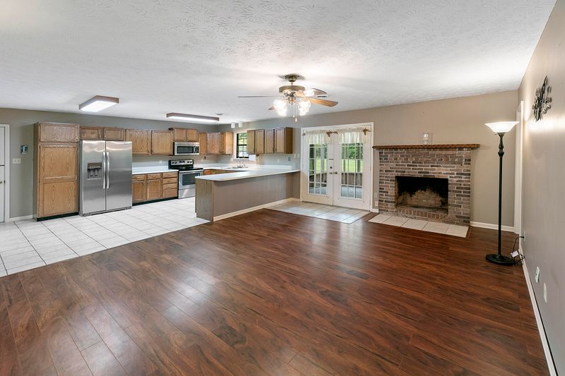1128 Viking Dr, Knoxville, TN 37932