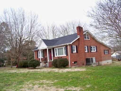 1129 Circle Dr, Kingston, TN 37763