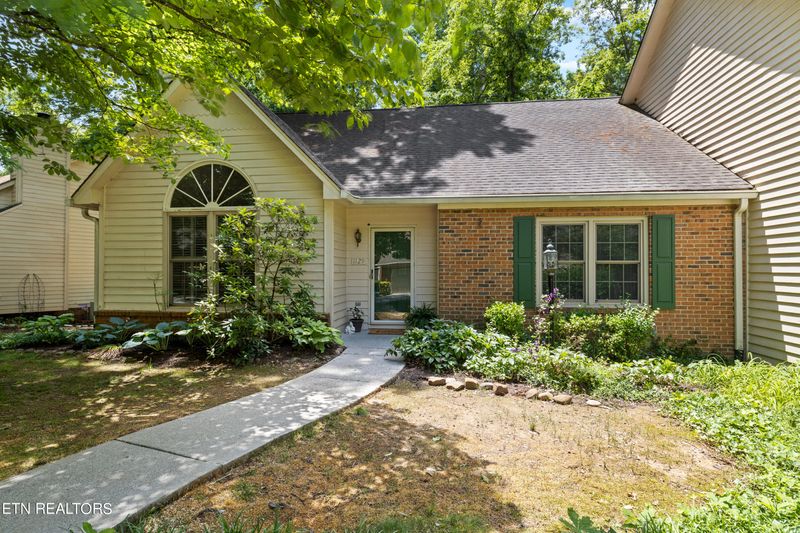 1129 Harrogate Dr, Knoxville, TN 37923