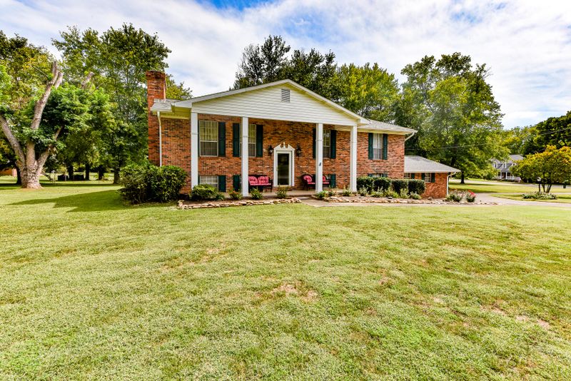 1129 Mildred Dr, Alcoa, TN 37701