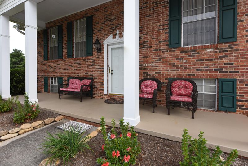 1129 Mildred Dr, Alcoa, TN 37701
