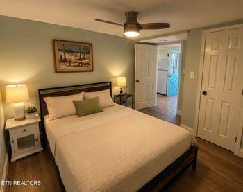 1129 Peninsula Rd, Sevierville, TN 37876