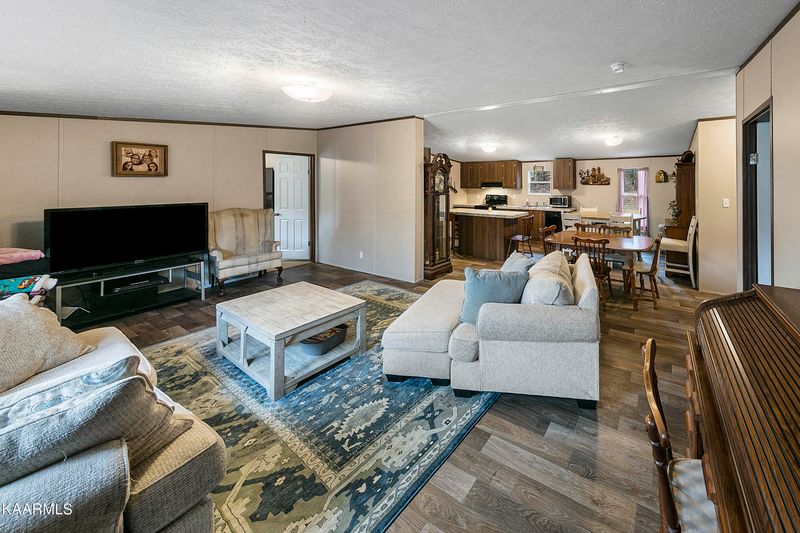 113 2nd St, Corryton, TN 37721