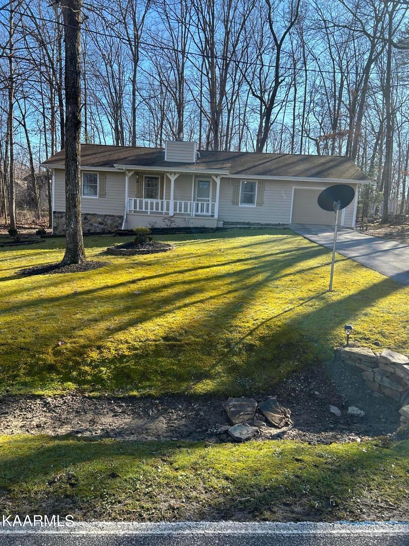 113 Anglewood Dr, Crossville, TN 38558