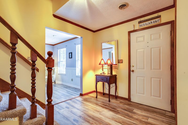 113 Carson Ln, Oak Ridge, TN 37830