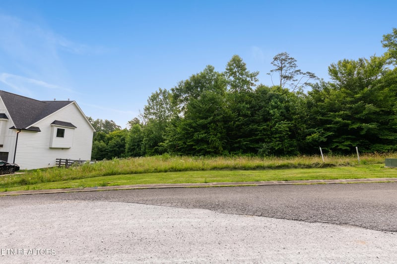 113 Cherry Oak Dr, Oak Ridge, TN 37830