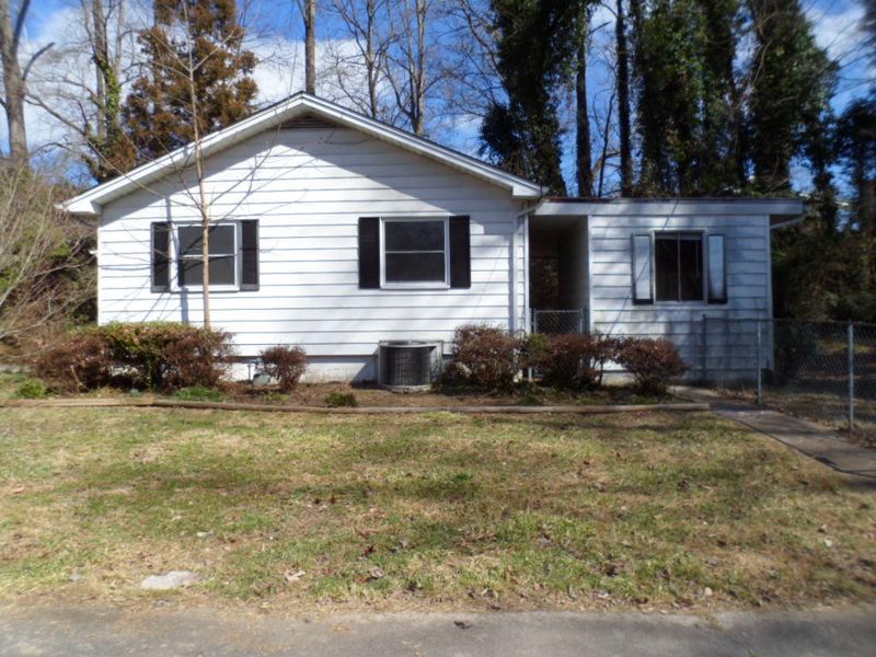 113 Fulton Ln, Oak Ridge, TN 37830