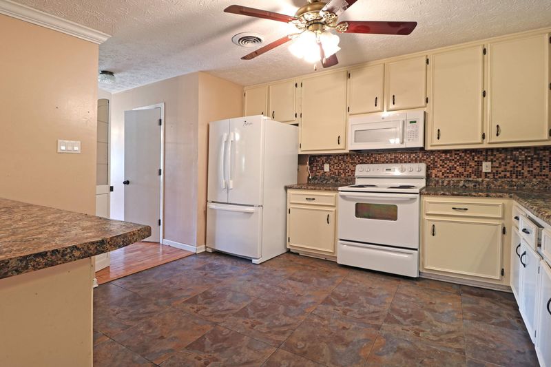 113 Golfcrest Ln, Oak Ridge, TN 37830
