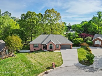 113 Green Briar Cir, Maryville, TN 37803