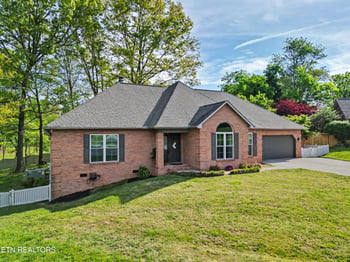 113 Green Briar Cir, Maryville, TN 37803