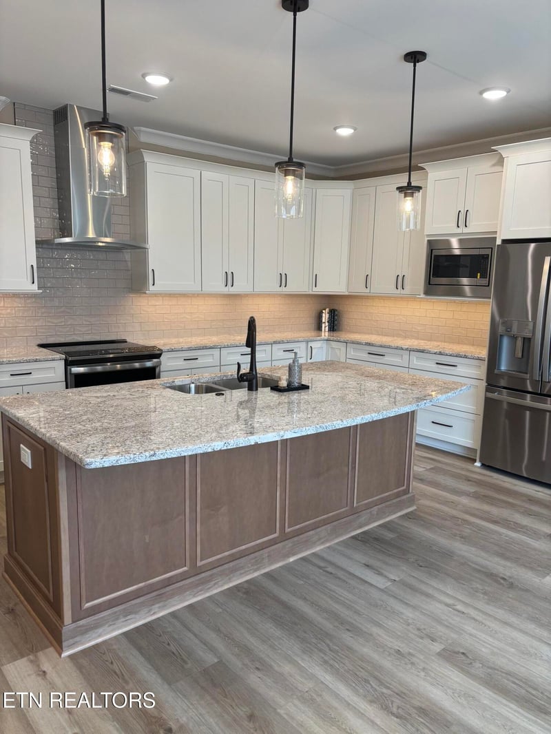113 Honeysuckle Dr, Lenoir City, TN 37771