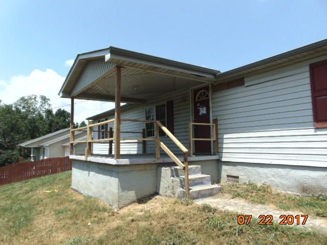 113 Johnson Dr, Lenoir City, TN 37771