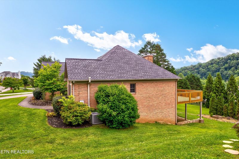 113 Lakeview Pl, Clinton, TN 37716
