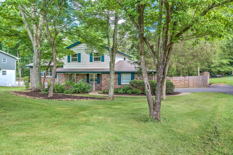 113 Monticello Rd, Oak Ridge, TN 37830