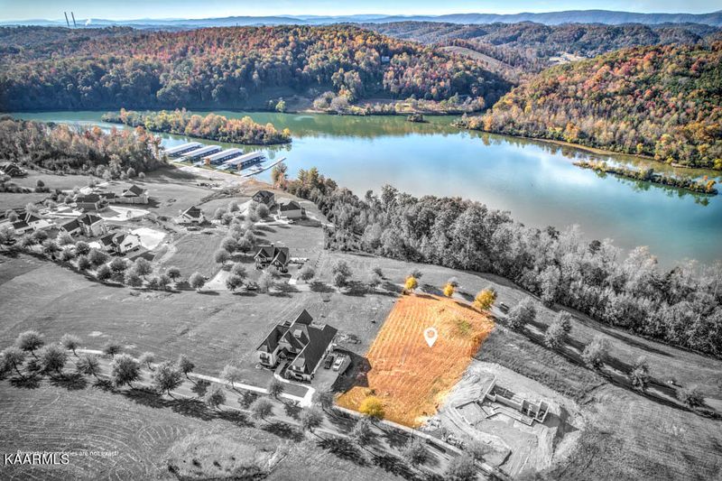 113 Parkberry Rd #187, Oak Ridge, TN 37830