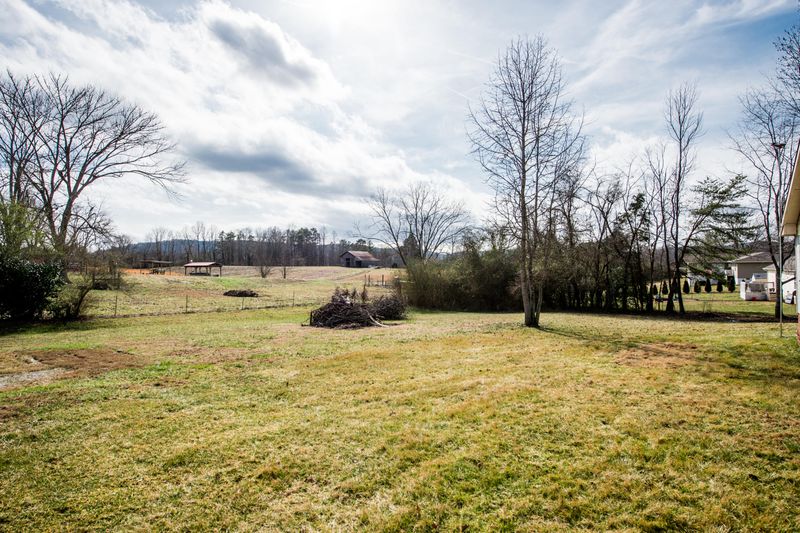 113 S Walden Dr, Harriman, TN 37748