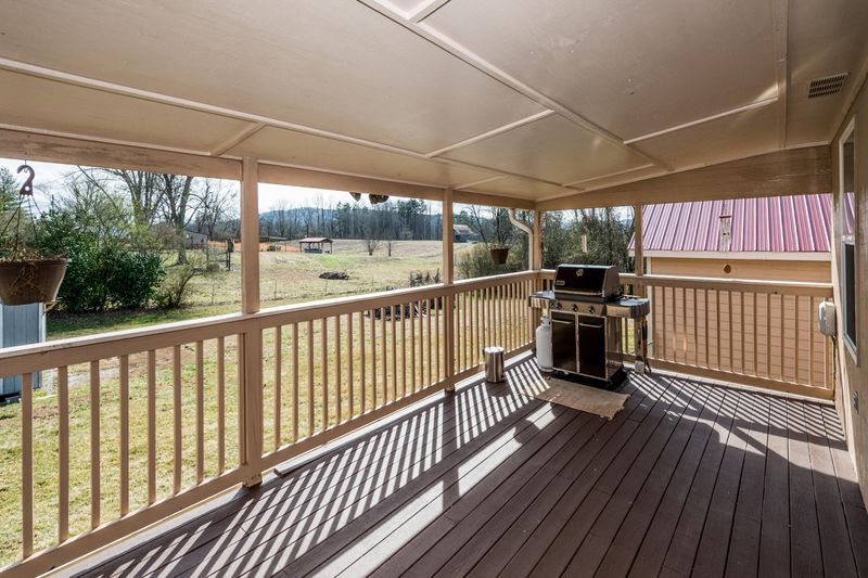 113 S Walden Dr, Harriman, TN 37748