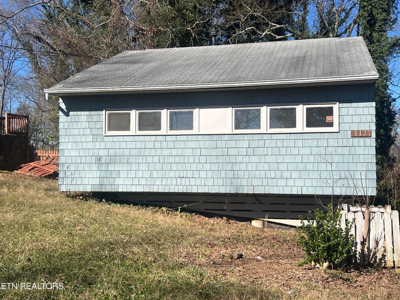 113 S Walker Ln, Oak Ridge, TN 37830
