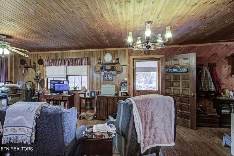 113 Sink Hole Rd, Tellico Plains, TN 37385