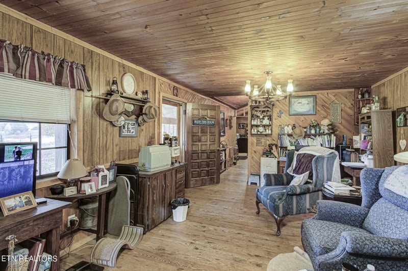 113 Sink Hole Rd, Tellico Plains, TN 37385